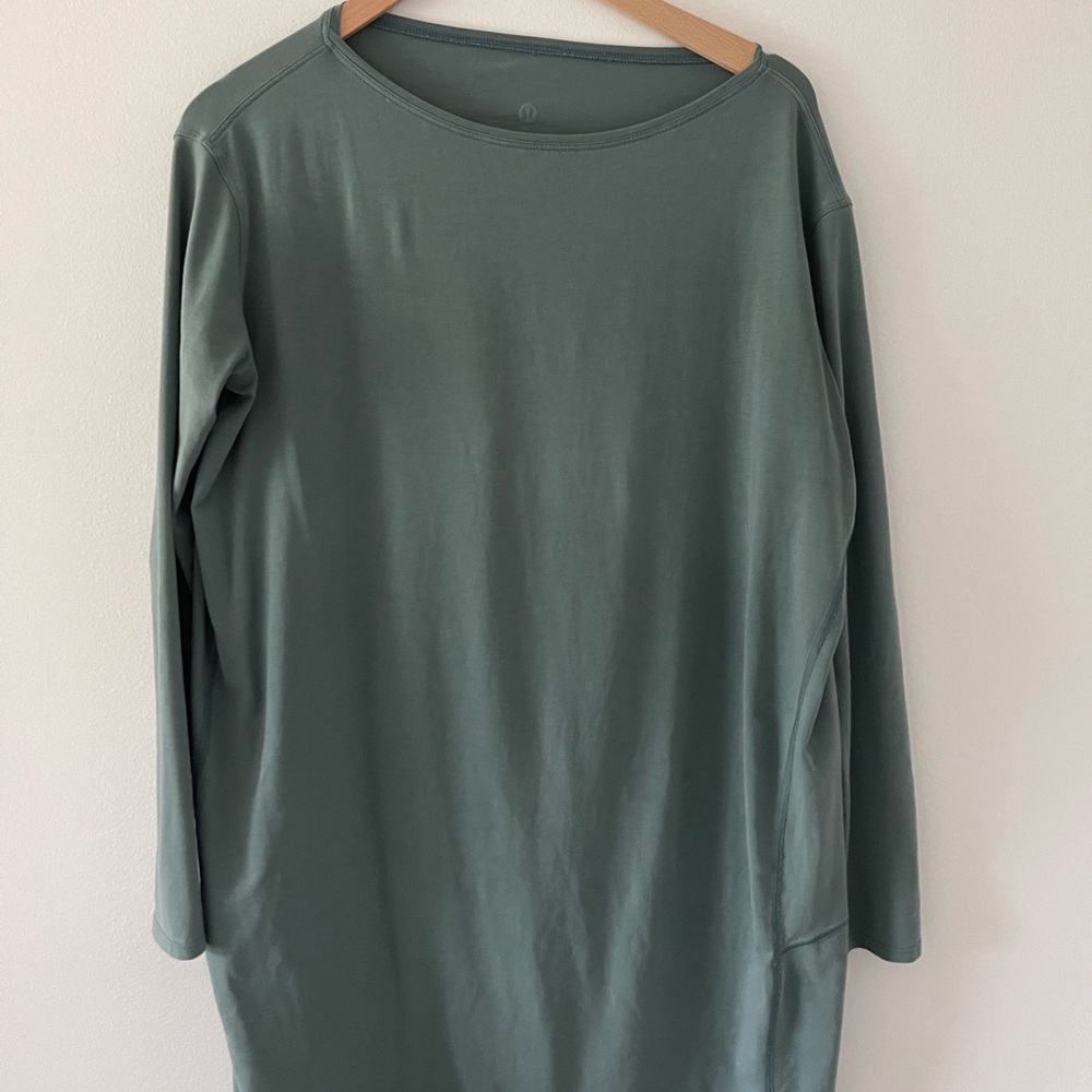 Women’s Lululemon dress sage green